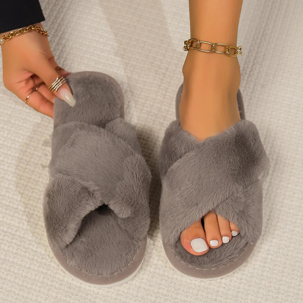 Fashionable Fluffy Comfort Slippers