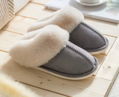 CozyNest - Luxurious Fluffy Winter Slippers